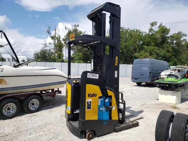 E861N01770V - 2021 YALE FORKLIFT YELLOW photo 4