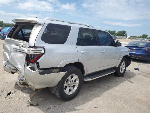 JTEZU5JR0F5093101 - 2015 TOYOTA 4RUNNER SR5 SILVER photo 3