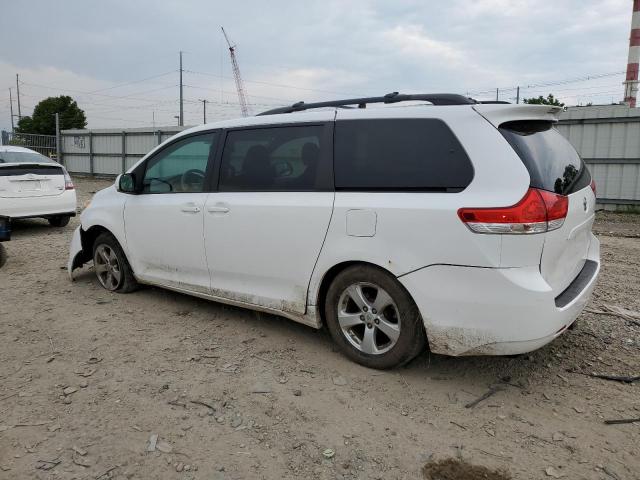 5TDKK3DC7BS015135 - 2011 TOYOTA SIENNA LE WHITE photo 2