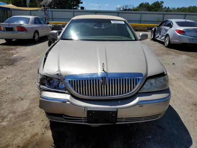 1LNHM81W24Y631098 - 2004 LINCOLN TOWN CAR EXECUTIVE TAN photo 5