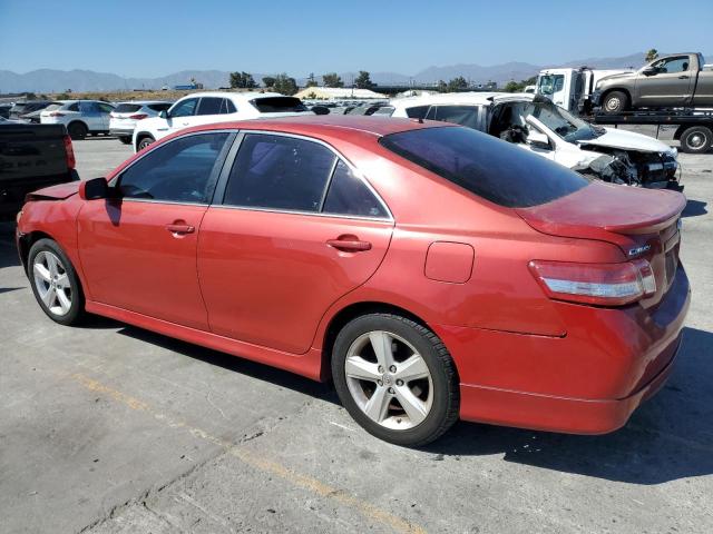 4T1BF3EK4BU615600 - 2011 TOYOTA CAMRY BASE წითელი ფოტო 2
