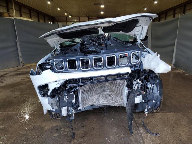3C4NJDBN8PT566942 - 2023 JEEP COMPASS LATITUDE WHITE photo 5