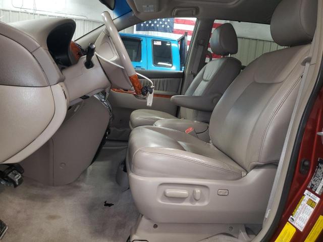 5TDDK4CC4AS028813 - 2010 TOYOTA SIENNA XLE RED photo 7