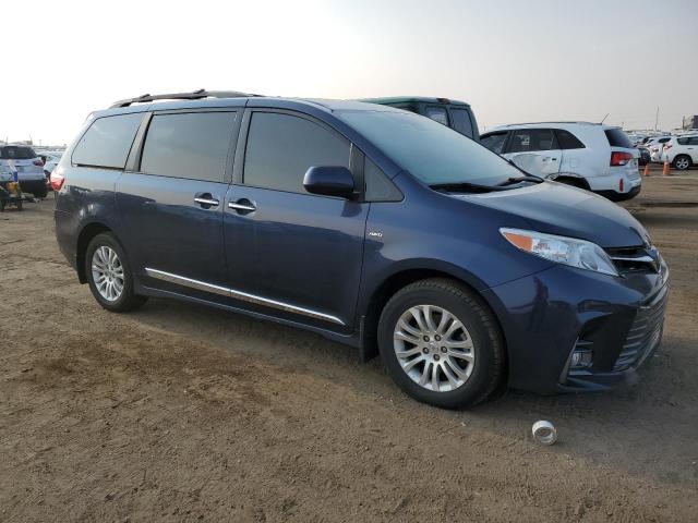 5TDDZ3DC7KS219048 - 2019 TOYOTA SIENNA XLE BLUE photo 4