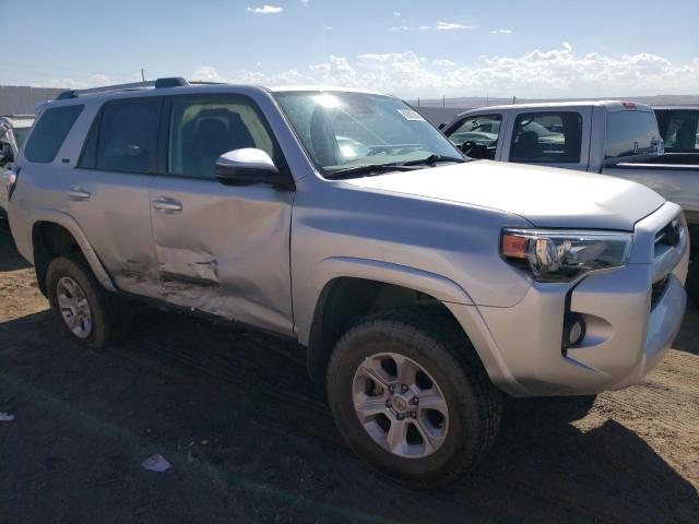 JTEBU5JR8L5834737 - 2020 TOYOTA 4RUNNER SR5/SR5 PREMIUM SILVER photo 4