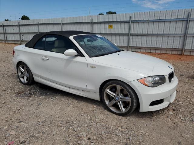 WBAUN93579VK40061 - 2009 BMW 135 I WHITE photo 4