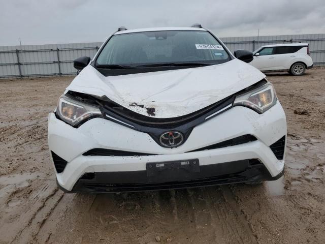 JTMZFREV5JJ208160 - 2018 TOYOTA RAV4 LE WHITE photo 5