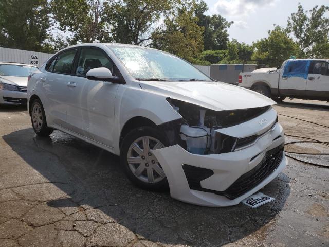 3KPA24AD5NE468330 - 2022 KIA RIO LX WHITE photo 4