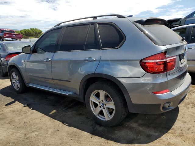 5UXZW0C58BL659439 - 2011 BMW X5 XDRIVE35D GRAY photo 2