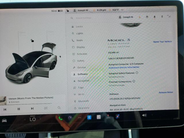 5YJ3E1EB0JF093345 - 2018 TESLA MODEL 3 Silber Foto 9