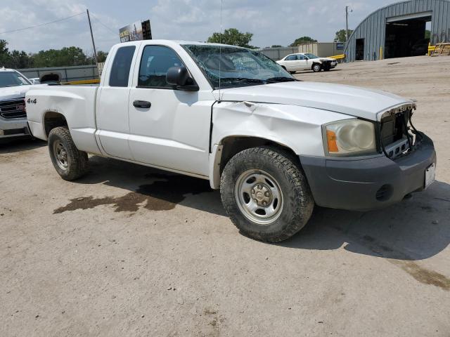 1D7HW22P97S166643 - 2007 DODGE DAKOTA ST WHITE photo 4