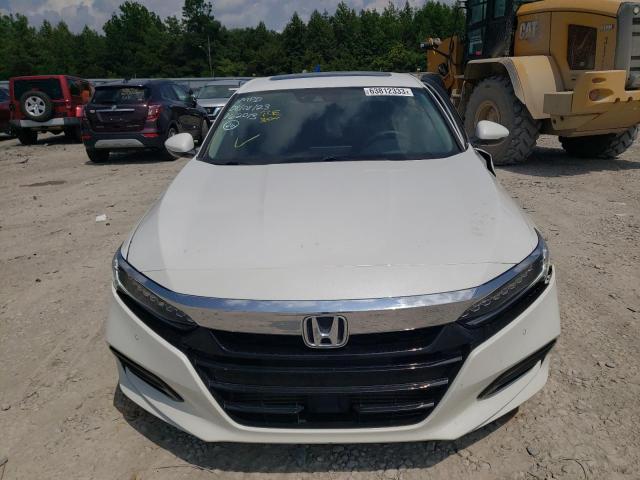 1HGCV2F97KA013326 - 2019 HONDA ACCORD TOURING WHITE photo 5