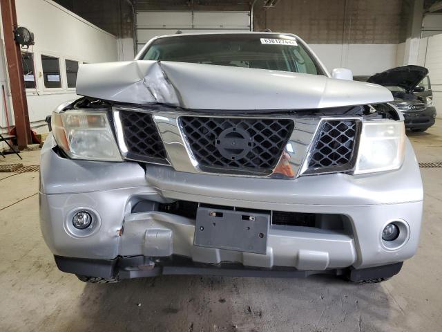 5N1AR18W55C710067 - 2005 NISSAN PATHFINDER LE 灰色 照片 5