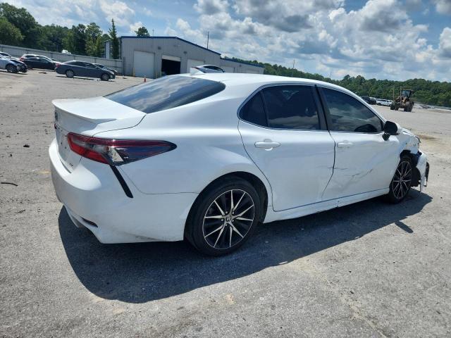 4T1G11AK9NU663791 - 2022 TOYOTA CAMRY SE WHITE photo 3