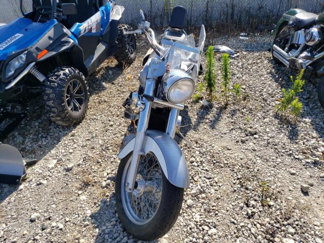 JH2RC44671K503543 - 2001 HONDA VT750 CD2 SILVER photo 2