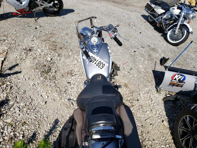 JH2RC44671K503543 - 2001 HONDA VT750 CD2 SILVER photo 6