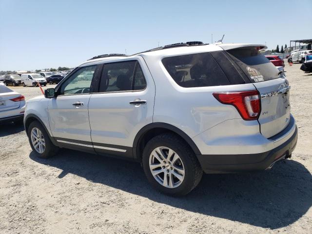 1FM5K8D89JGB91209 - 2018 FORD EXPLORER XLT 银色 照片 2