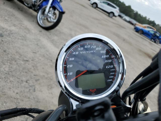 5VPCWBAB1H3058749 - 2017 VICTORY MOTORCYCLES HIGH-BALL Schwarz Foto 8