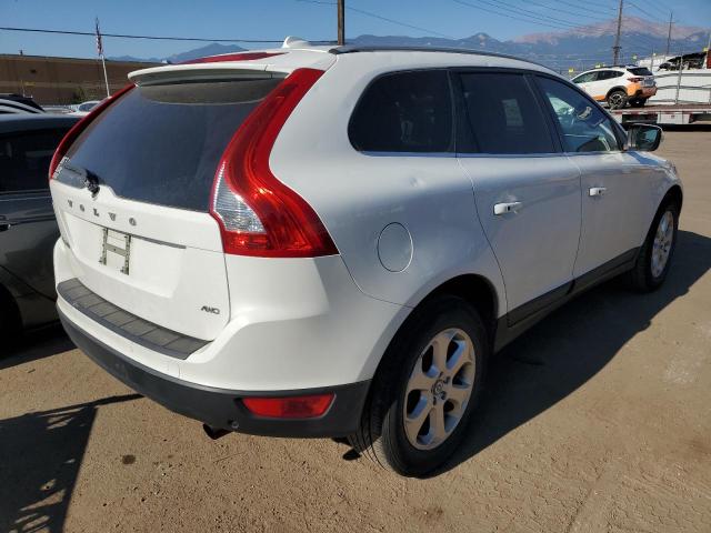 YV4940DZ9D2371458 - 2013 VOLVO XC60 3.2 WHITE photo 3