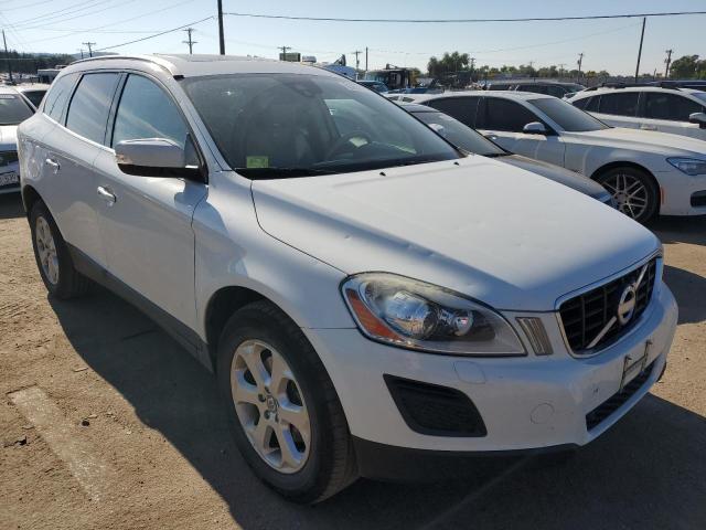 YV4940DZ9D2371458 - 2013 VOLVO XC60 3.2 WHITE photo 4