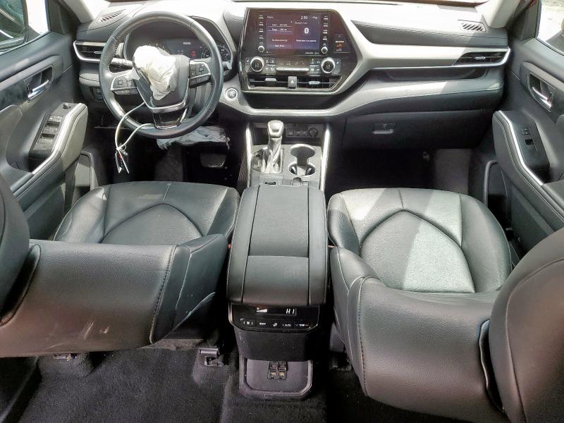 5TDGZRAHXMS049707 - 2021 TOYOTA HIGHLANDER XLE Kırmızı fotoğraf 8