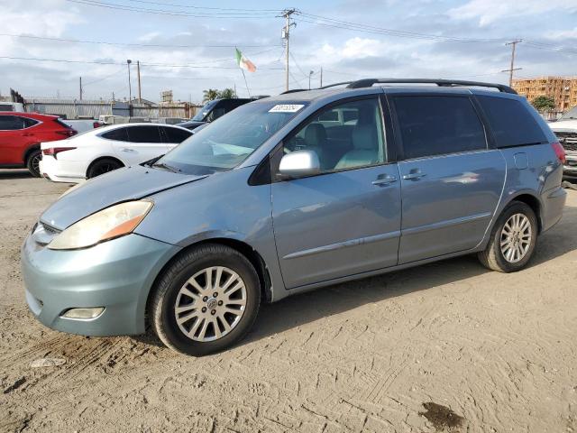 2010 TOYOTA SIENNA XLE, 