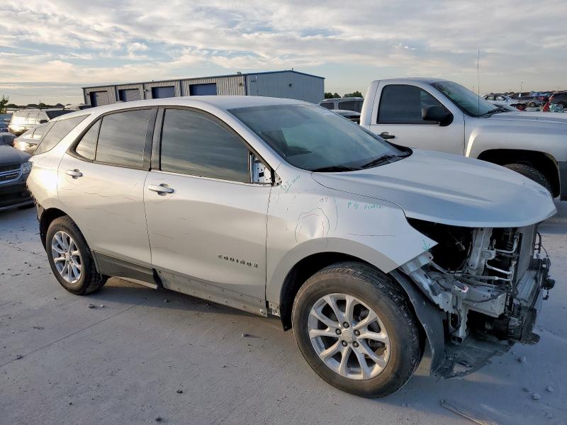 3GNAXHEV8JS550812 - 2018 CHEVROLET EQUINOX LS SILVER photo 4