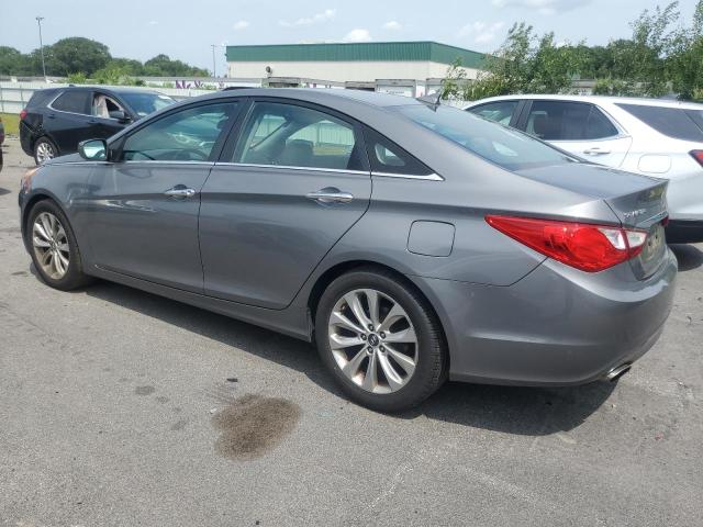5NPEC4AC8DH685547 - 2013 HYUNDAI SONATA SE GRAY photo 2