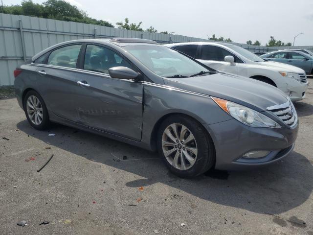 5NPEC4AC8DH685547 - 2013 HYUNDAI SONATA SE GRAY photo 4