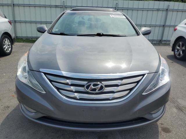5NPEC4AC8DH685547 - 2013 HYUNDAI SONATA SE GRAY photo 5