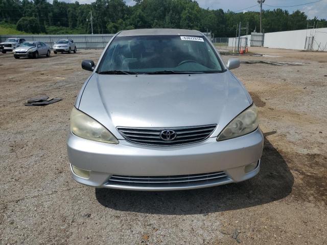 4T1BE32K35U067276 - 2005 TOYOTA CAMRY LE SILVER photo 5