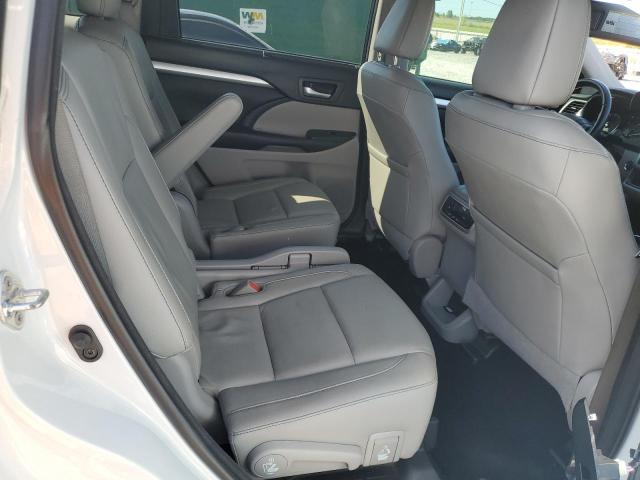 5TDKZRFH8JS549363 - 2018 TOYOTA HIGHLANDER SE WHITE photo 11