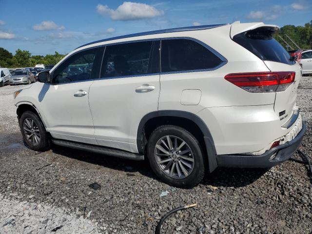 5TDKZRFH8JS549363 - 2018 TOYOTA HIGHLANDER SE WHITE photo 2