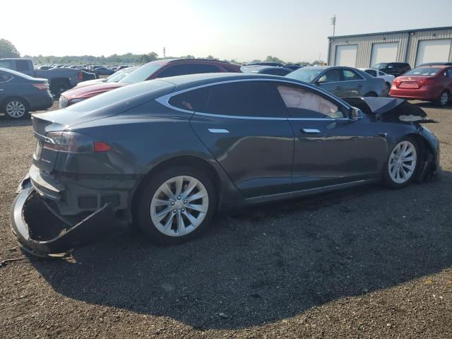 5YJSA1E24LF359556 - 2020 TESLA MODEL S GRAY photo 3