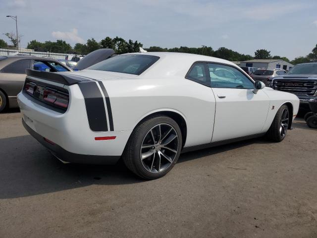 2C3CDZFJ0GH338627 - 2016 DODGE CHALLENGER R/T SCAT PACK WHITE photo 3