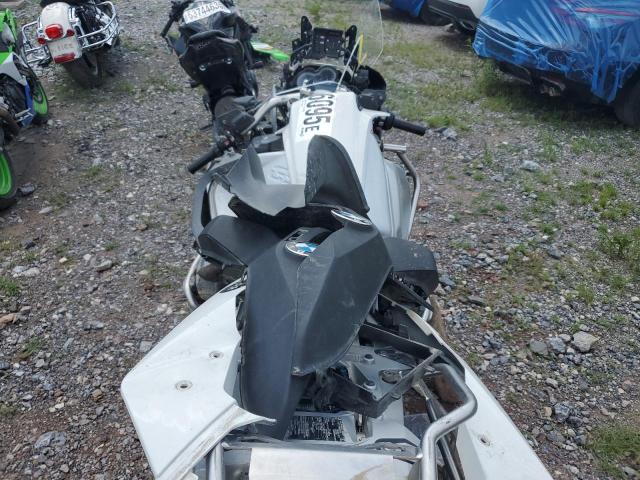 WB10A1201EZ095572 - 2014 BMW R1200 GS ADVENTURE SILVER photo 6