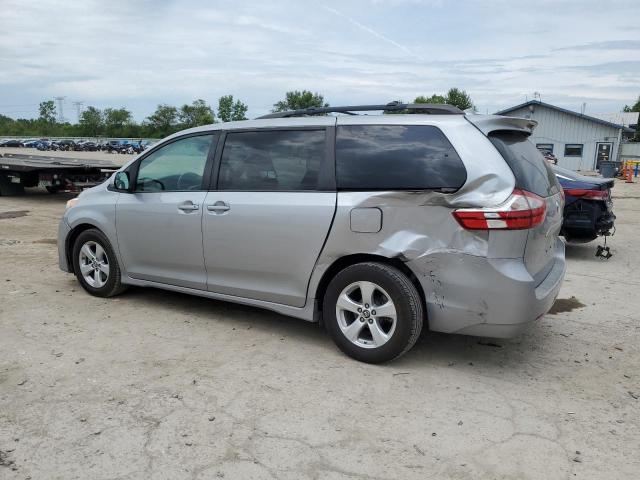 5TDKZ3DC2JS956731 - 2018 TOYOTA SIENNA LE SILVER photo 2