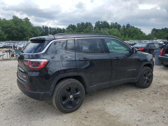 3C4NJDBB9JT161413 - 2018 JEEP COMPASS LATITUDE შავი ფოტო 3