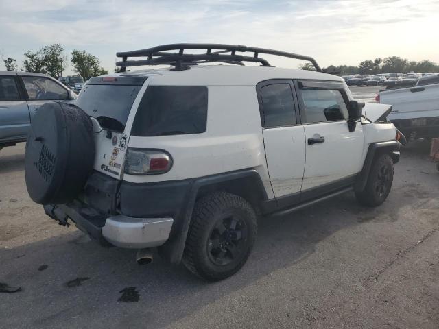 JTEBU11F08K040306 - 2008 TOYOTA FJ CRUISER WHITE photo 3