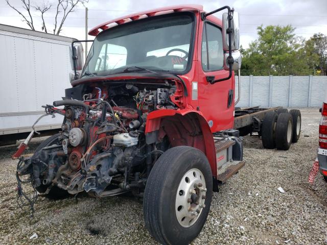 1FVHCYBS4DHFE9315 - 2013 FREIGHTLINER M2 106 MEDIUM DUTY RED photo 2