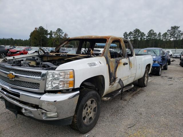 1GCRKSE08DZ109829 - 2013 CHEVROLET SILVERADO K1500 LT WHITE photo 2