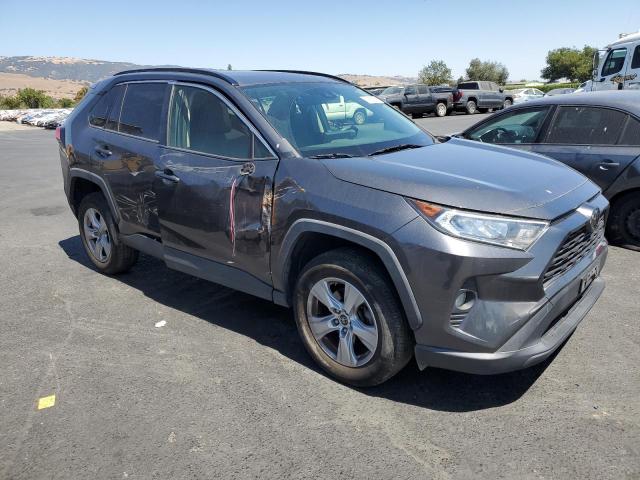 JTMP1RFV6KD024351 - 2019 TOYOTA RAV4 XLE Сірий фото 4