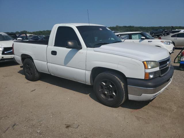 3GCEC14X17G180640 - 2007 CHEVROLET SILVERADO C1500 CLASSIC WHITE photo 4