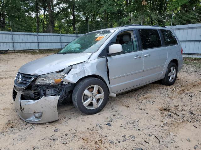 2009 VOLKSWAGEN ROUTAN SE, 