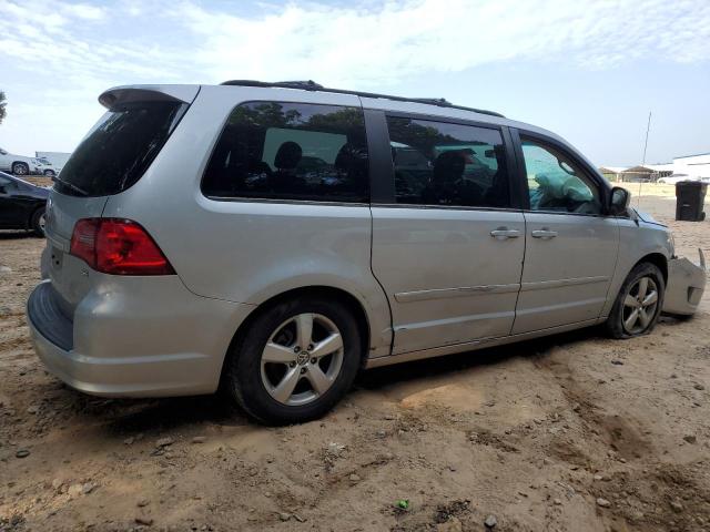2V8HW341X9R501667 - 2009 VOLKSWAGEN ROUTAN SE SILVER photo 3