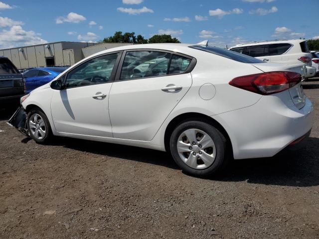 3KPFK4A73HE104072 - 2017 KIA FORTE LX WHITE photo 2