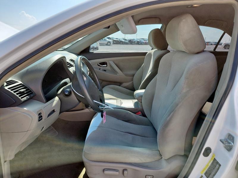 4T1BF3EK0AU567124 - 2010 TOYOTA CAMRY BASE WHITE photo 7