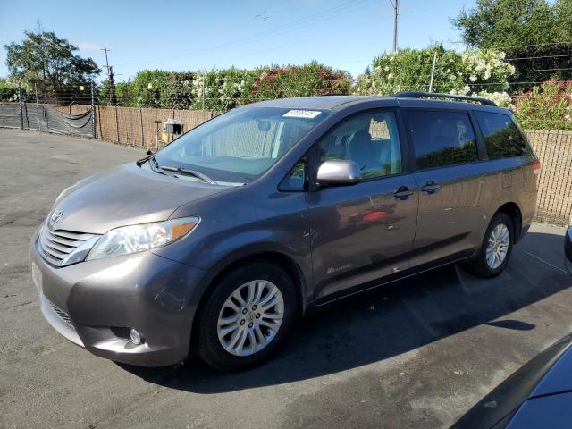 2012 TOYOTA SIENNA XLE, 