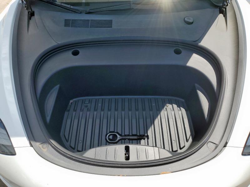 5YJ3E1EA8PF567946 - 2023 TESLA MODEL 3 Սպիտակ լուսանկար 11