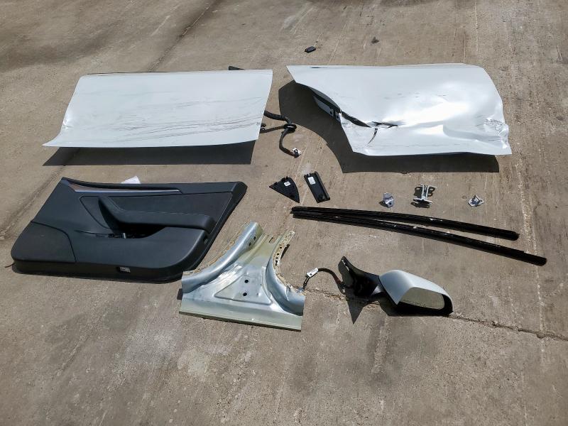 5YJ3E1EA8PF567946 - 2023 TESLA MODEL 3 Սպիտակ լուսանկար 12